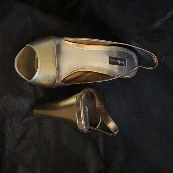 I’m don’t like high shoes anymore - Picture 3 of 3